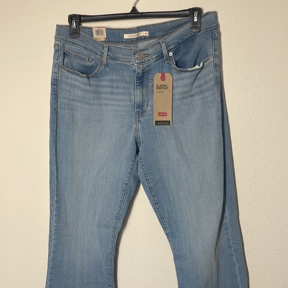 Levi’s classic bootcut jeans - Picture 3 of 8